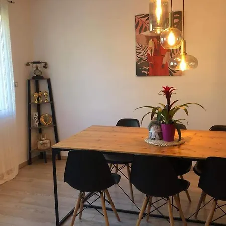 Cosy T2 Avec Terrasse A 5 Min De La Apartament Sète